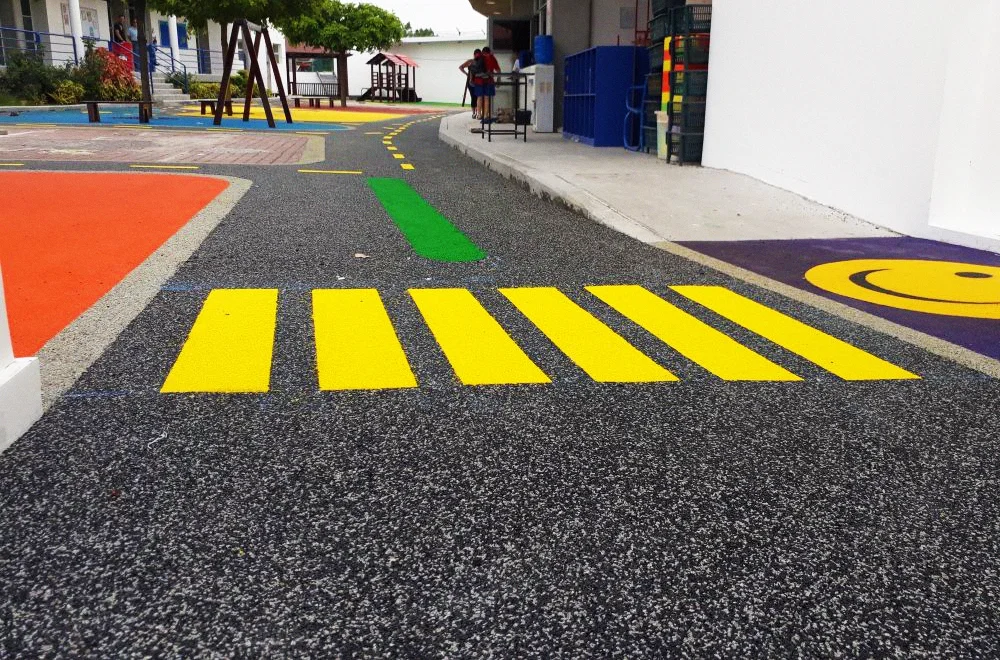 5 Piso de caucho instalado en área recreativa exterior